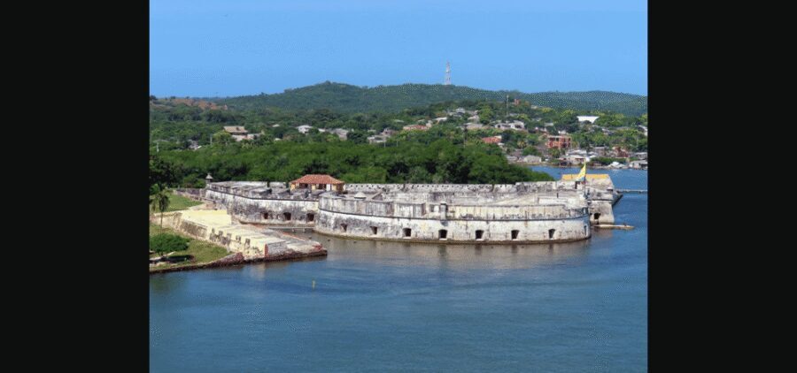 4 en 1 ISLAS DEL ROSARIO ACUARIO ISLA BARU PLANTON - Food and onboard comfort: lunch options and bathroom reality