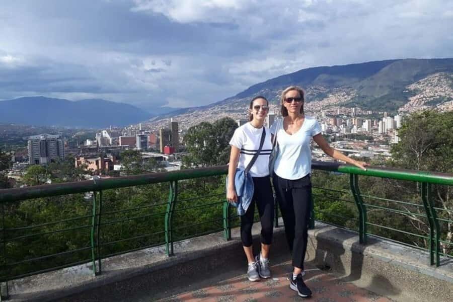 4-Hour Medellin, Envigado & Sabaneta Three County Tour - El Pueblito Paisa: Panoramic Views and the Old-Style Town Feeling