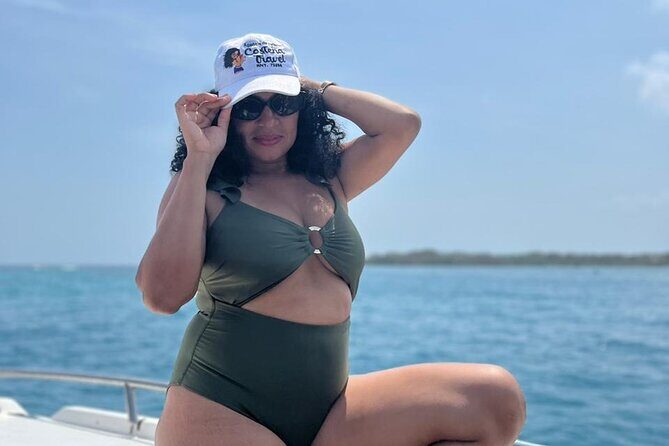 5 Islands VIP Escape : Snorkeling, Private Lunch & Open Bar - Stop 1: Bocachica from the water (the smart warm-up before beach time)