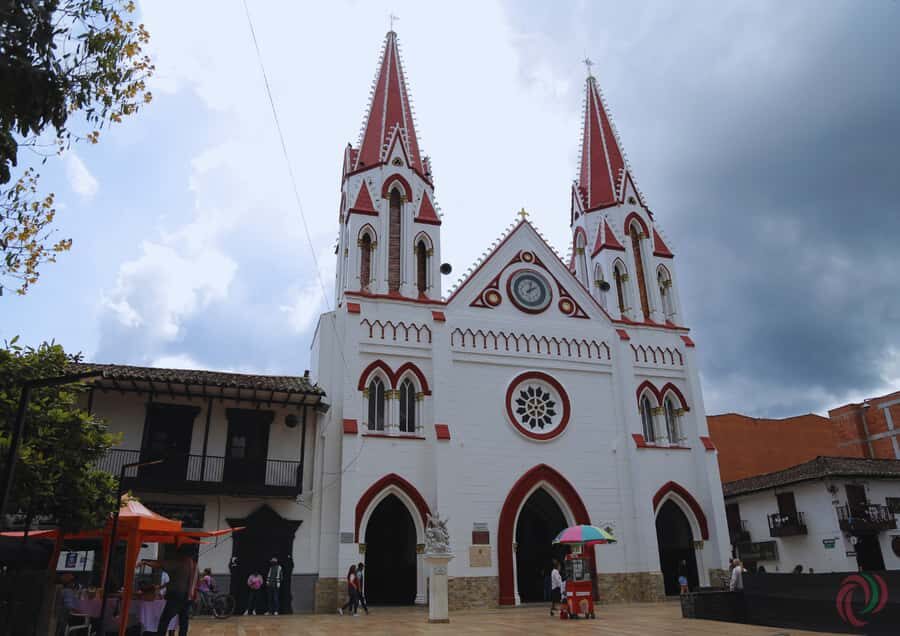 Antioquia’s Villages: El Retiro, La Ceja, and More - San Antonio de Pereira: lunch that feels local plus dessert time