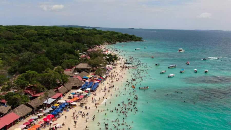 BARÚ: Enjoy the magic of Baru choosing best option for you - Land Options: Classic vs Premium by Bus and Traditional Boats