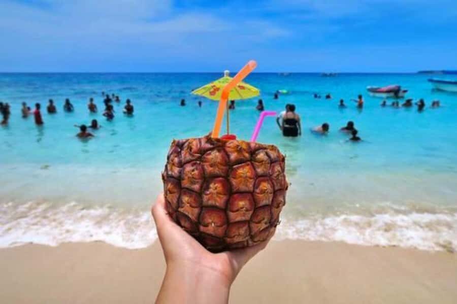 BARÚ: Enjoy the magic of Baru choosing best option for you - VIP Day Pass: TOP 10 Beach Club Comfort (Beds, Bathrooms, Pool)