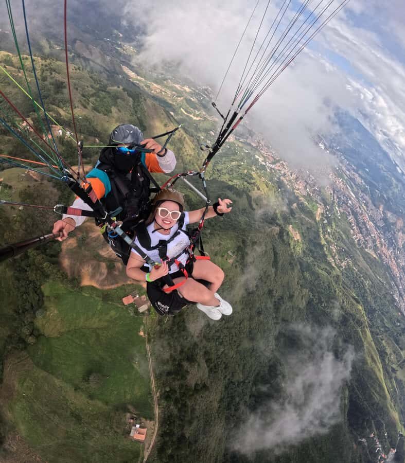 Bello: Paragliding in Medellín - San Félix check-in: where the day gets real