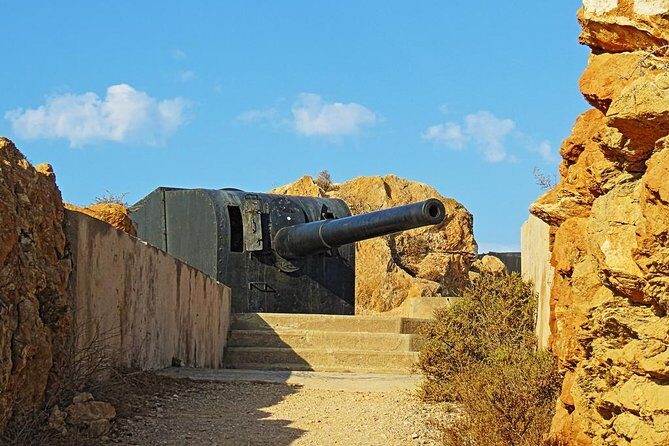 BIG GUNS "Bateria de Castillitos" JEEP WRANGLER (4 Hrs Max 4 PPL) - Why the Bateria de Castillitos feels different than a typical Cartagena stop
