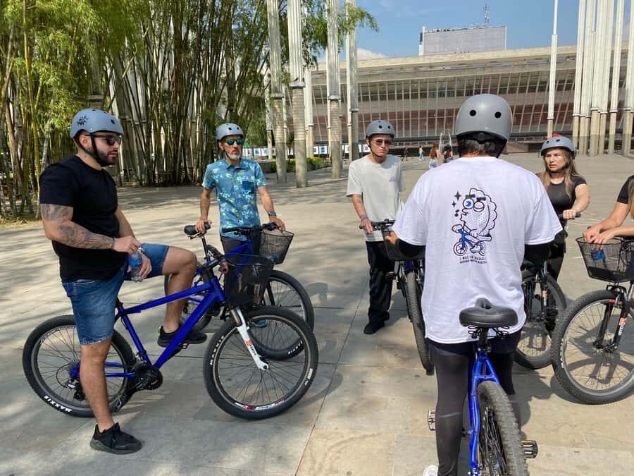 Bike Tour Medellin with Snacks and Local Beer - Getting started at the Parroquia San Joaquín meeting gate
