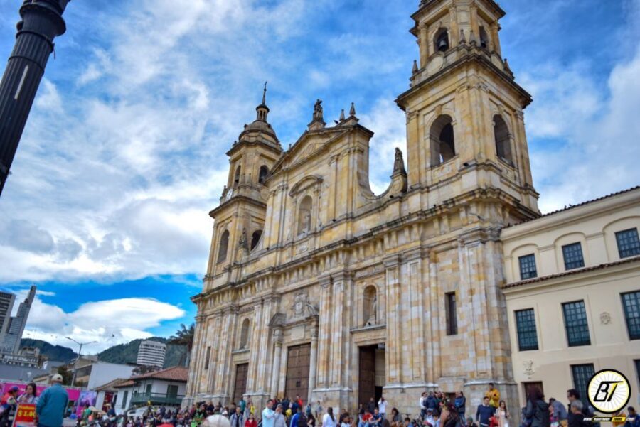 Bogota: Downtown City and Monserrate Hill Private Tour - Bolívar Square: the administrative heart plus real political stories