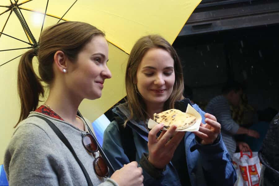 Bogotá: La Candelaria Food Tour with Tastings - Why the guide connects flavors to Colombian history