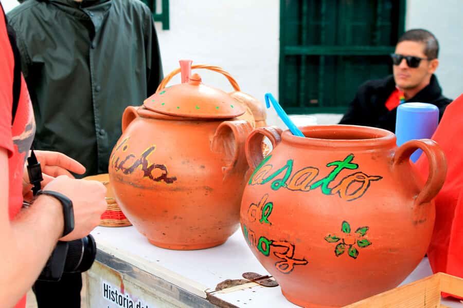 Bogota: La Candelaria Highlights Walking Tour - Bolívar Square: The Capitol, Justice Palace, City Hall, and Cathedral—With Meaning