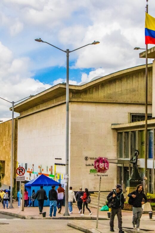 Bogotá: Private Candelaria Walking Tour with Gold Museum - Price and What You’re Really Getting for $63