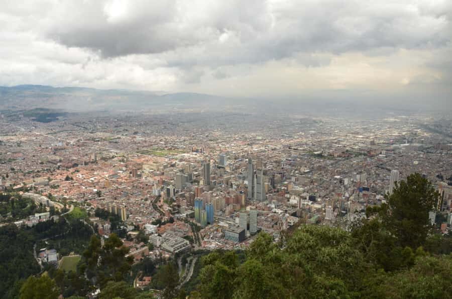 Bogotá: Private Guided Tour with Monserrate & La Candelaria - Museo del Oro: gold that actually explains identity