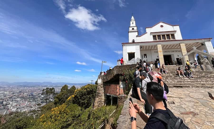 Bogota: Private Tour to Monserrate and Guadalupe - Private pickup in Bogotá: the best kind of time-saver