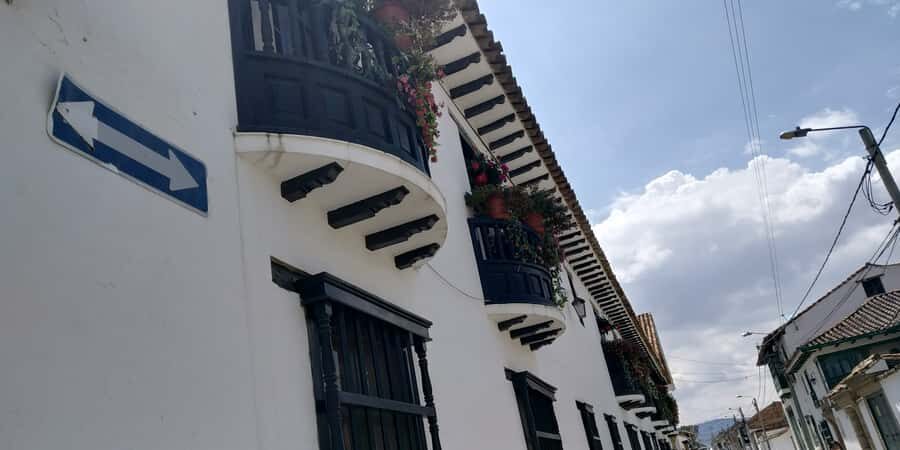 Bogotá: Villa de Leyva Full-Day Tour with Meals - Puente de Boyacá: photo stop energy, brief and useful