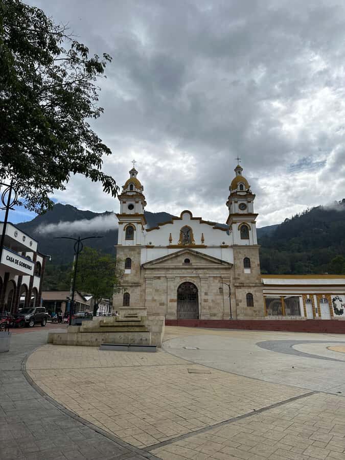 Bogotá: Visit Colombia's Highest Waterfalls & Guadalupe Hill - The trail and pacing: plan for time on your feet
