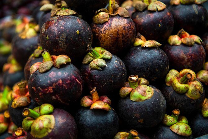 Bogota´s Gastronomic Wonders - Experience the best traditional food - Plaza de Mercado La Perseverancia: the fruit-first market experience