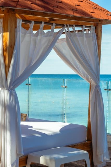 BORA BORA AREA CLUB - The speedboat ride: quick to the islands, and yes, plan to get wet
