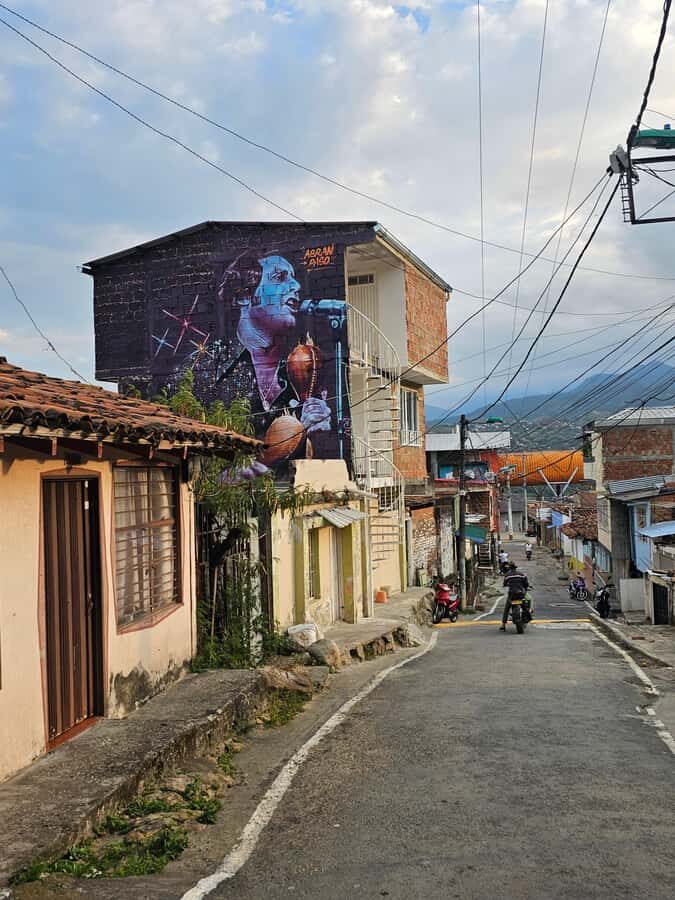 Cali: Comuna 20 Siloé Street Art Tour - Key highlights at a glance