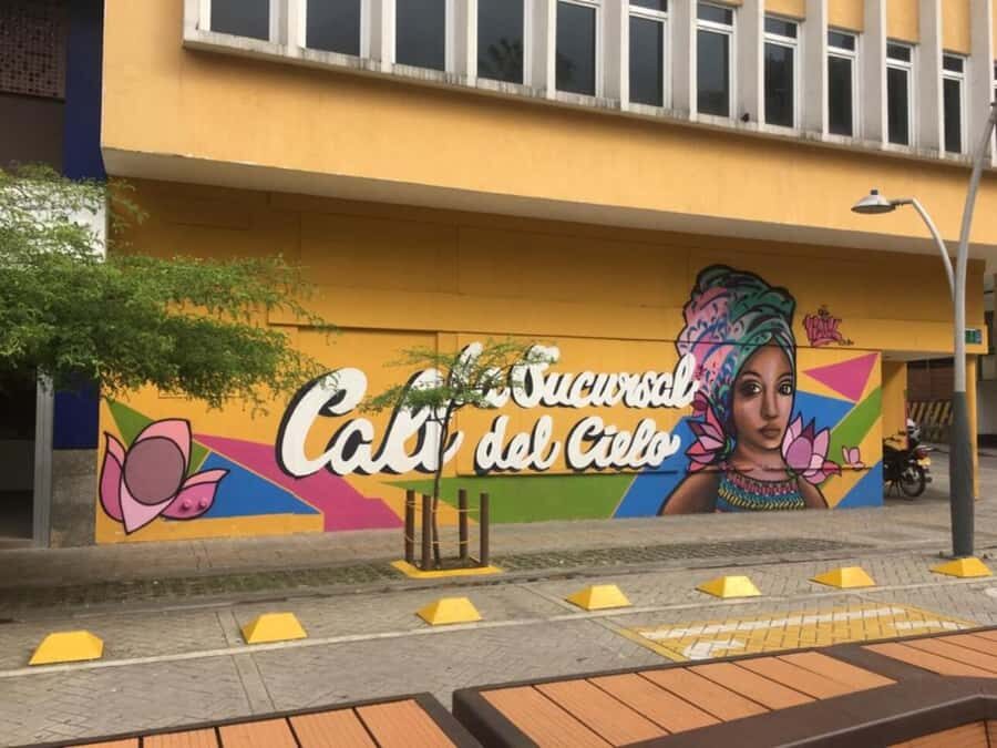 Cali: Cristo Rey, Tertulia Museum & Downtown Cali City Tour - Coffee Shop Stop: How Colombian Coffee Shows Up in Daily Life