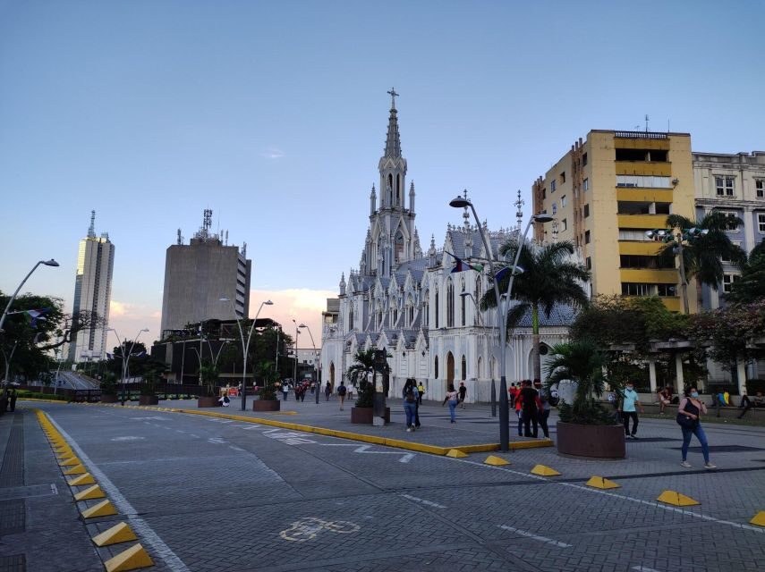 Cali: Cristo Rey, Tertulia Museum & Downtown Cali City Tour - What Makes This Tour Feel Personal: Guides, Humor, and Weather Flexibility