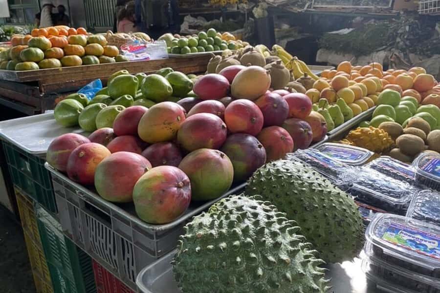 Cali: Fruit Market Walking Tour with Tastings - Why This Fruit Market Walk Feels Like a Cali Story, Not a Snack Stop