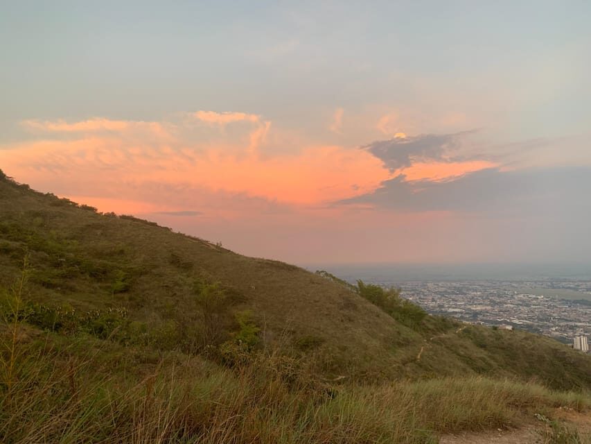 Cali: TRES CRUCES - Cali's most popular hike and monument - Difficulty, trail feel, and what to bring