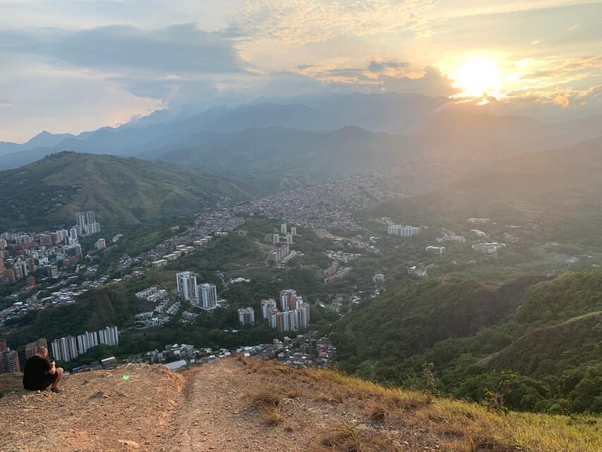 Cali: TRES CRUCES - Cali's most popular hike and monument - Reaching the Three Crosses Monument and its up-close views