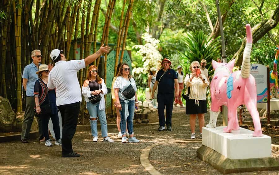 Cali: Walking tour of the historic center - Small group pacing: up to 10 people
