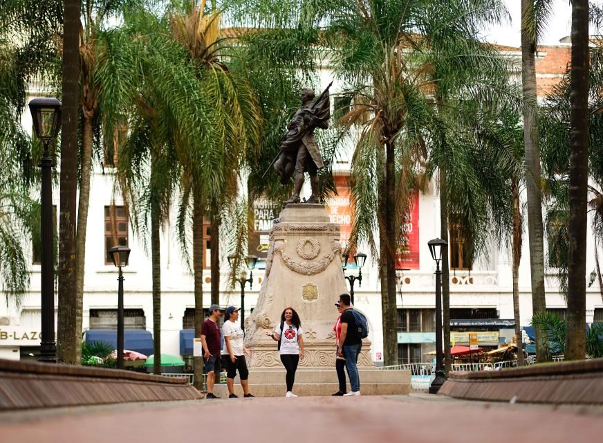 Cali: Walking tour of the historic center - The practical stuff: what to bring for 150 minutes outside