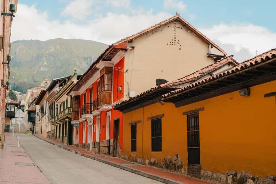 Candelaria Unveiled: Cool-tural Heritage Walking Tour - Bolívar Square plus the power buildings you can’t miss