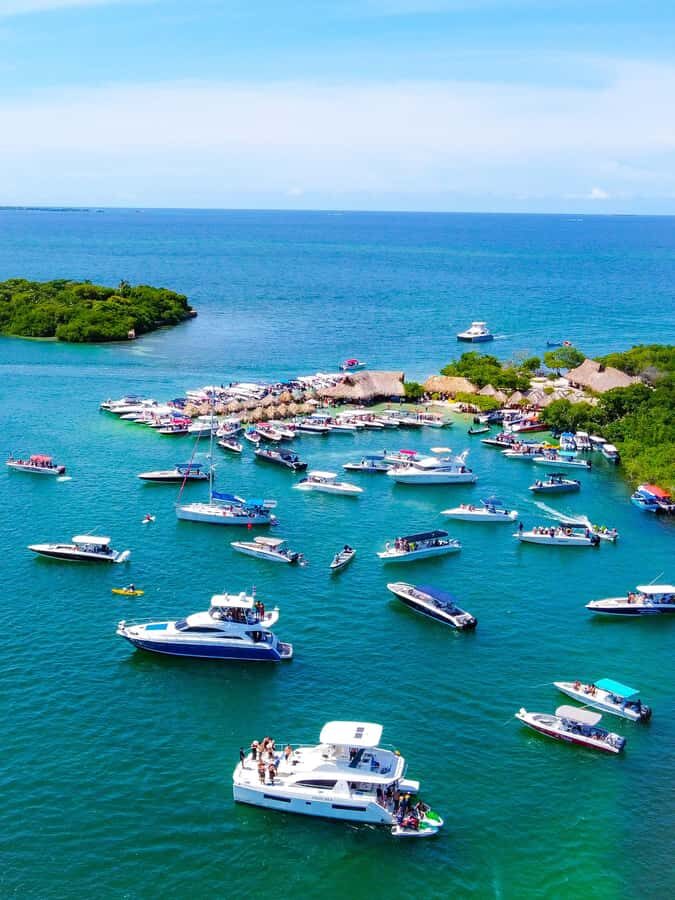 Cartagena: 4 Island Day Trip by Boat and Caribbean Lunch - Language and the WhatsApp Coordination