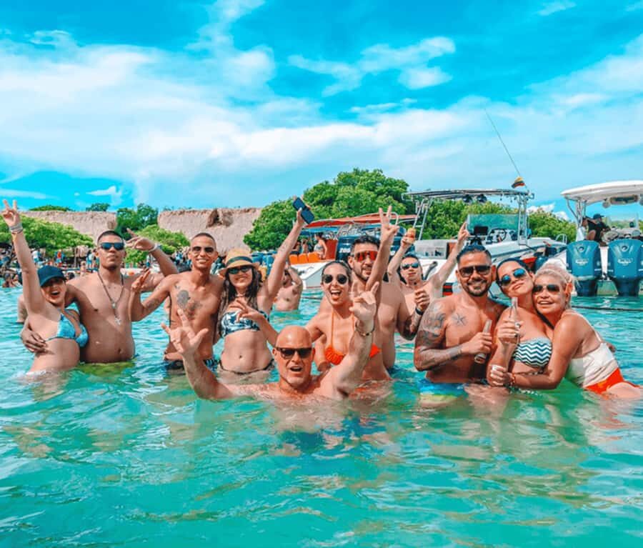 Cartagena: 4 Island Day Trip by Boat and Caribbean Lunch - From Muelle de la Bodeguita to Rosario: One Hour of Speedboat Energy