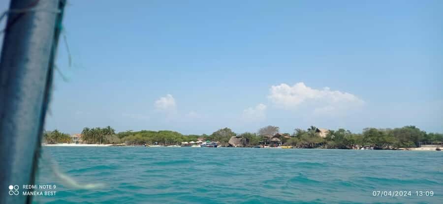 Cartagena: 5 ISLANDS by speedboat with SNORKELING & LUNCH - Playa Tranquila on Isla Barú: Your Big Stretch of Beach Time