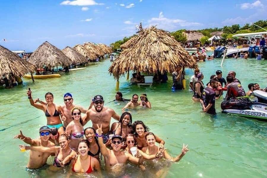 Cartagena: 5 Islands Premium Tour with Lunch and Snorkeling - Tierra Bomba: the forts stop that gives the islands context