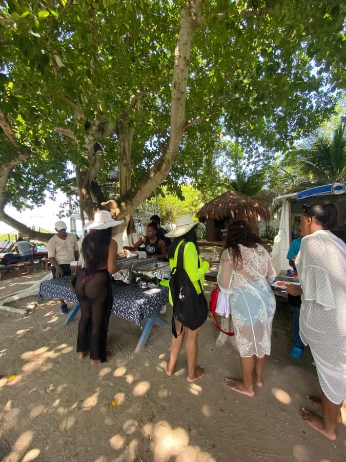 Cartagena: 5 Rosario Islands Tour with Snorkeling and Lunch - Agua Azul: Quiet Swim Time and Tropical Fruit