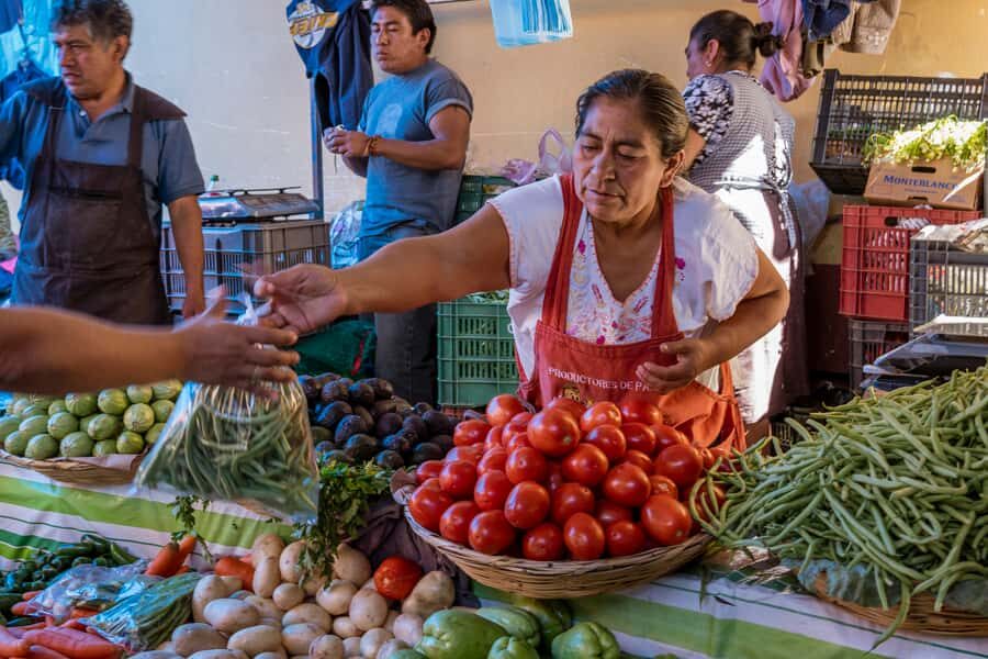 Cartagena: Bazurto Market & La Popa Convent Tour with Lunch - Bazurto Market: where you see real shopping, not a show
