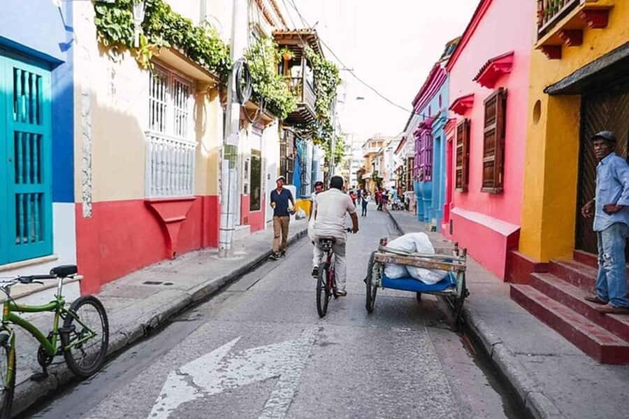 Cartagena: Bike rental 1 hour to 24 hours - Where You Start at AV COLOMBIA, and Why Location Matters