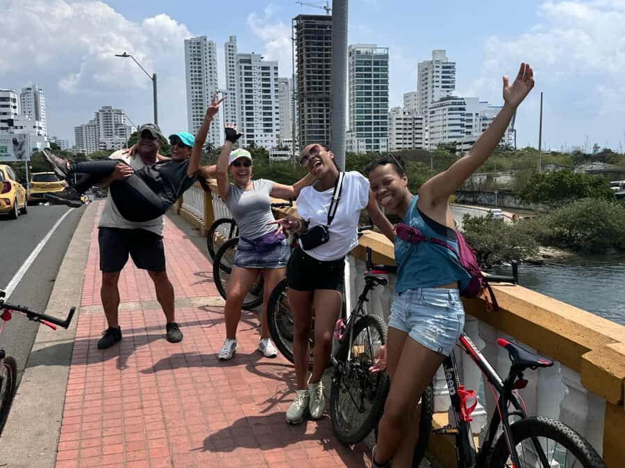 CARTAGENA: BIKE RIDE WITH LUNCH AT BOURDAIN'S FAVORITE SPOT - Manga to the Bay: Views With Pirate-Era Stories