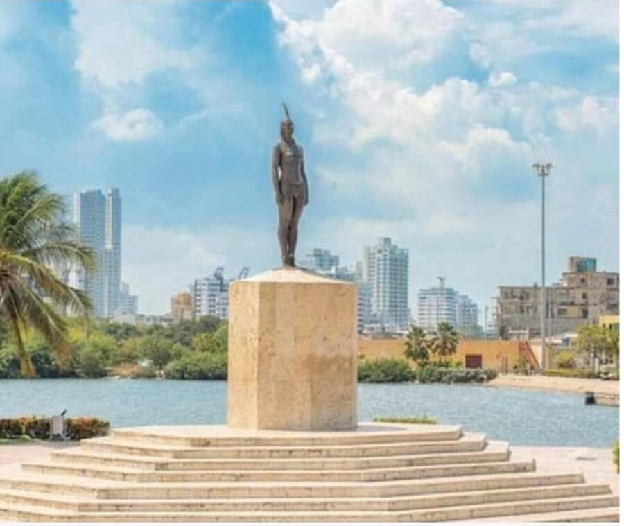 Cartagena: BILINGUAL CITY TOUR San Felipe Castle & Old city - How pickup, timing, and the chiva ride work (so you don’t lose the day)
