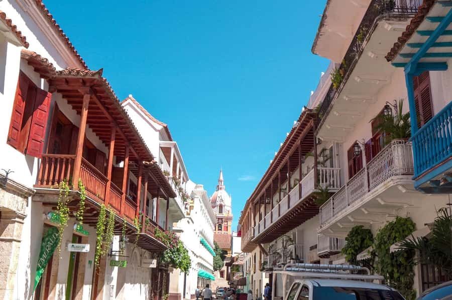 Cartagena: BILINGUAL CITY TOUR San Felipe Castle & Old city - San Felipe de Barajas: Spanish colonial fort power, with an entry choice