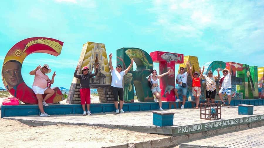 Cartagena: BILINGUAL CITY TOUR San Felipe Castle & Old city - Bocagrande, Laguito, and Castillo Grande: the bay views and landmark photos