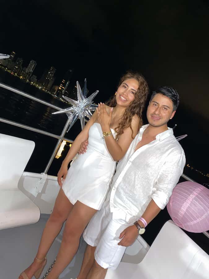 Cartagena: Buffet & party night,cocktails sailing in the bay - Price and value: what $107 buys you (plus the dock tax)