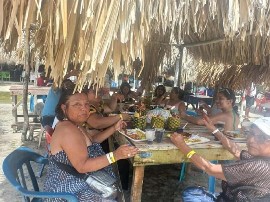 Cartagena: CHOLON & BARU with lunch - Cholón party island by speedboat: what you’re paying for