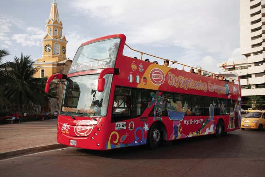 Cartagena: City Sightseeing Hop-On Hop-Off Bus Tour & Extras - The Simon Bolívar statue and Cartagena Bay: the route’s big “aha”