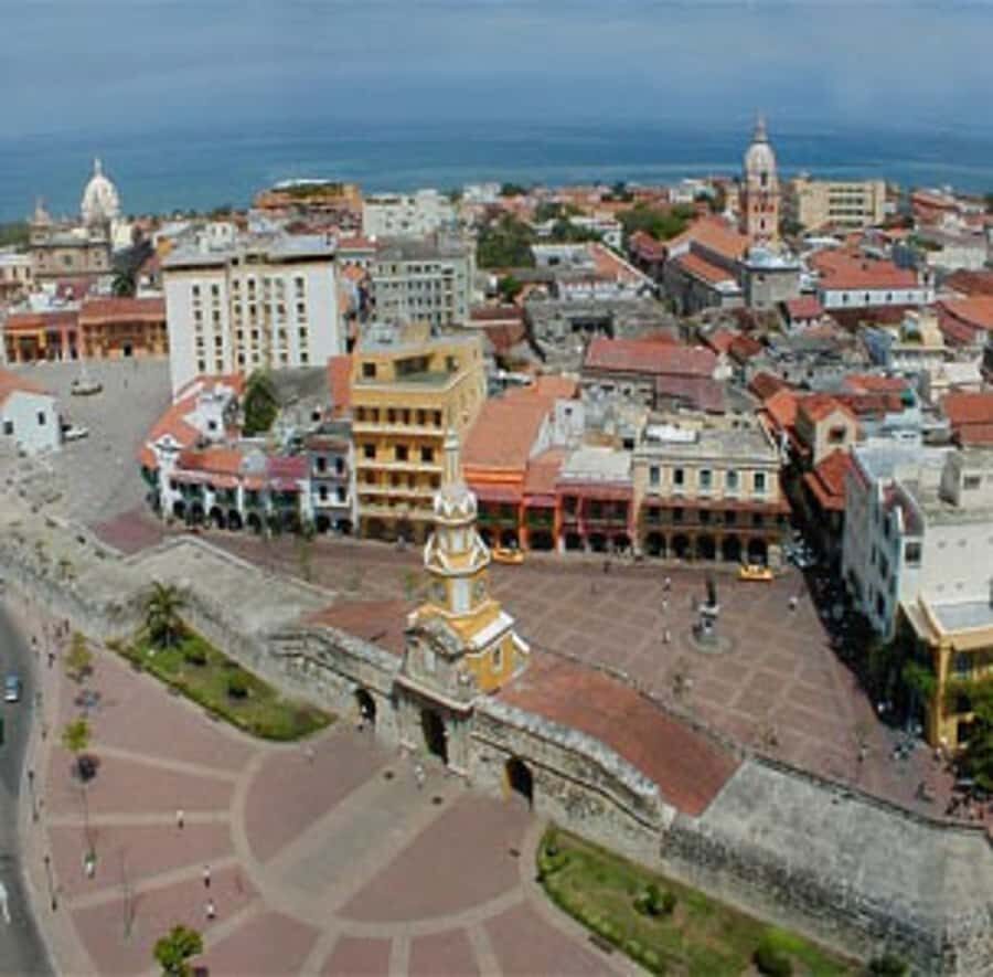 Cartagena City Tour with San Felipe Castle & Old Town Walk - Historic Center Through the Clock Tower: The Walled City Starts Here