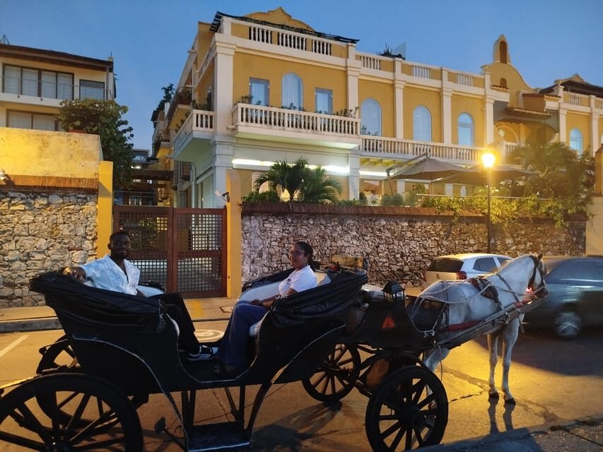 Cartagena: COLLONIAL HORSE DRAWN CARRIAGE by THE OLD CITY - Cartagena Cathedral: the ride gets more iconic right here