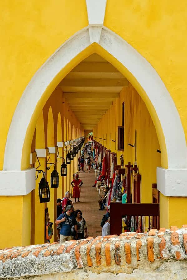 Cartagena: Complete Tour "San Felipe Castle, Popa and Getsemaní". - Entering San Felipe de Barajas Castle without wasting time