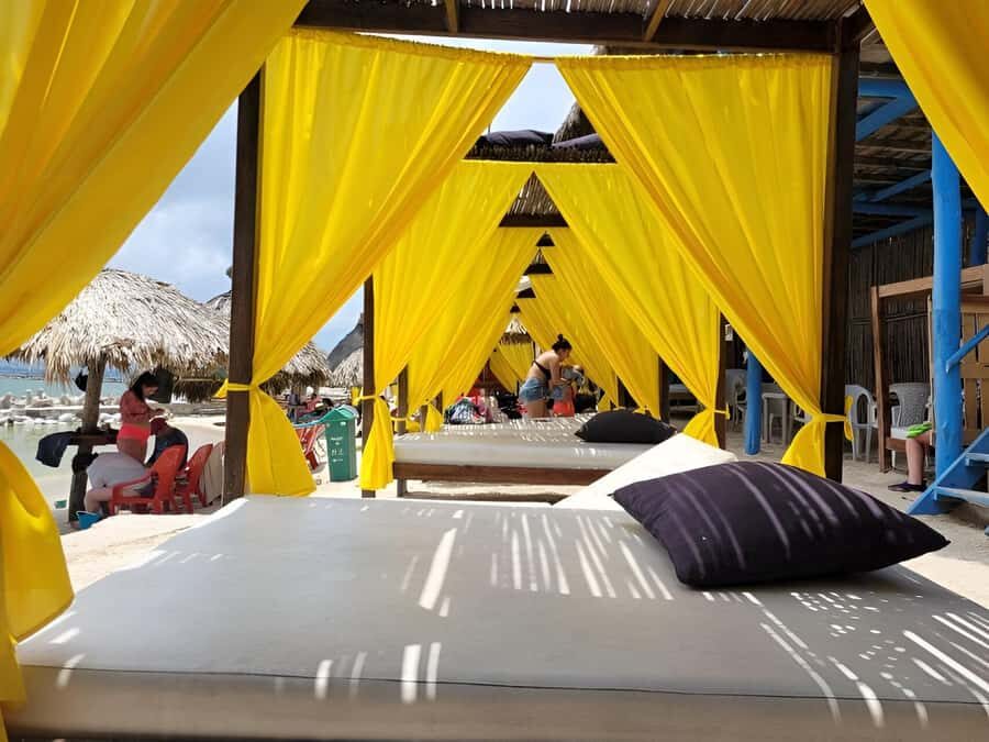 Cartagena: Day Tour to Tierra Bomba Island - Paraisl del Sol beach club: what you get for the included comfort