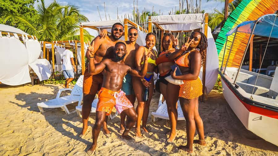 Cartagena: Day Trip Aviary and enjoy Playa Blanca by bus - Key things to know before you go