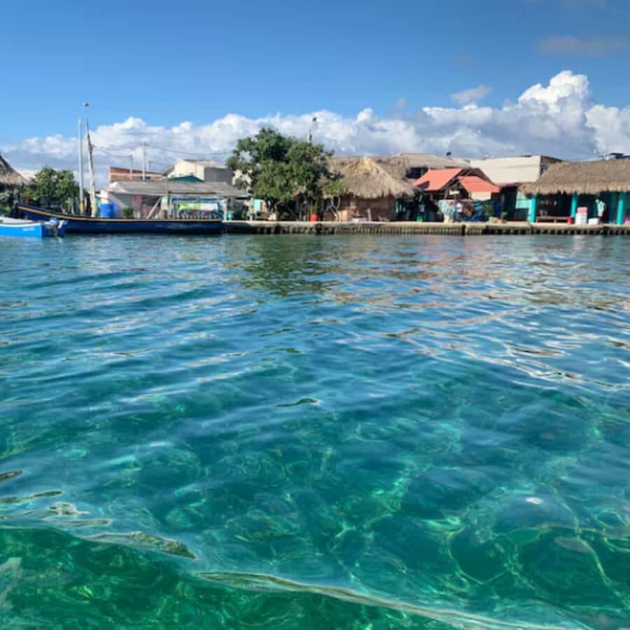 Cartagena: DayTour Mucura, tintipan and Islote by speadboat - Isla Múcura: lunch, chairs and tables, and your best swim time