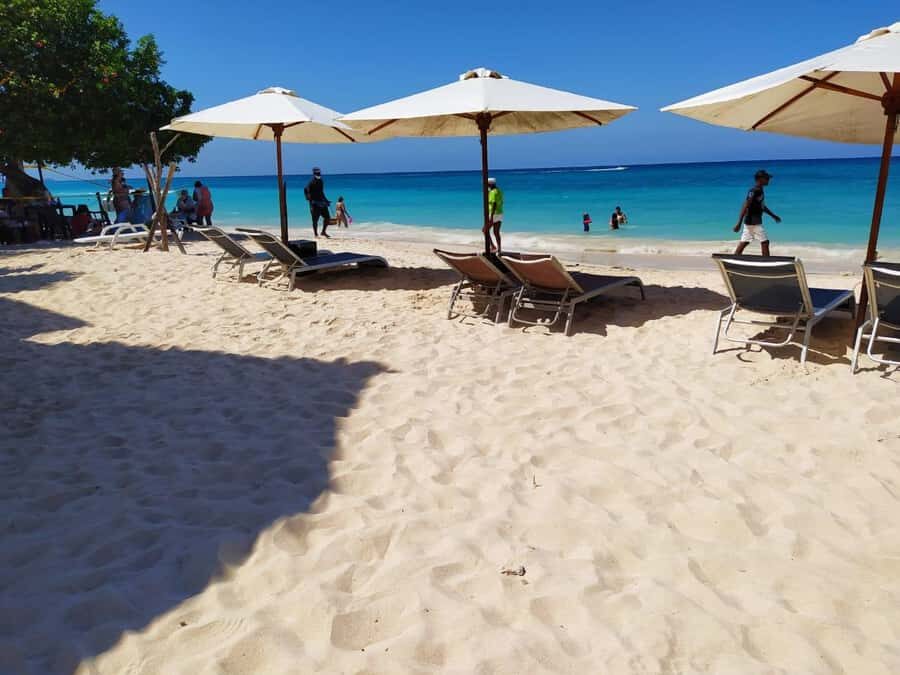 Cartagena de Indias: 2x1 Boat trip to the Rosario Islands and Baru Island - San Martín de Pajarales Island: oceanarium/dolphin show or snorkeling