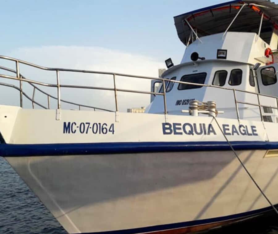 Cartagena: Dinner on a boat while you sail through the Bay - Welcome Cocktail and Open Bar: Drinks, Service Style, and Expectations